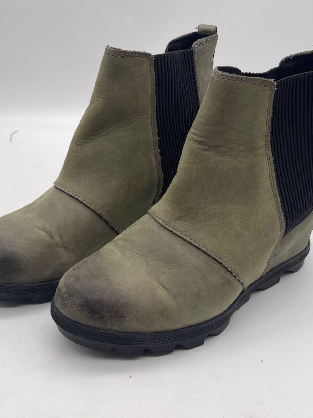 Sorel Women's 7.5 Joan of Arctic Wedge II Chelsea Bootie Green Black